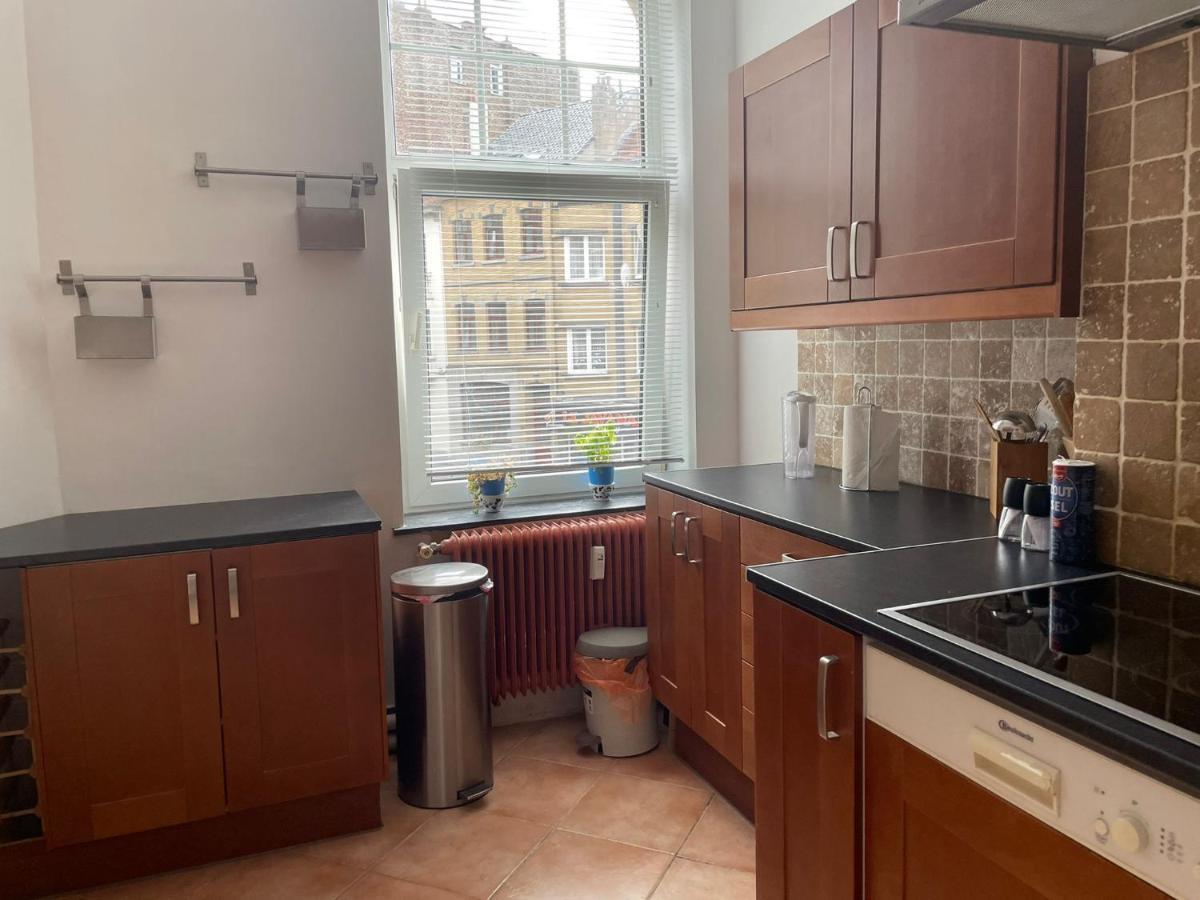בריסל Appartement De Charme Dans Maison De Maitre Bruxelloise מראה חיצוני תמונה